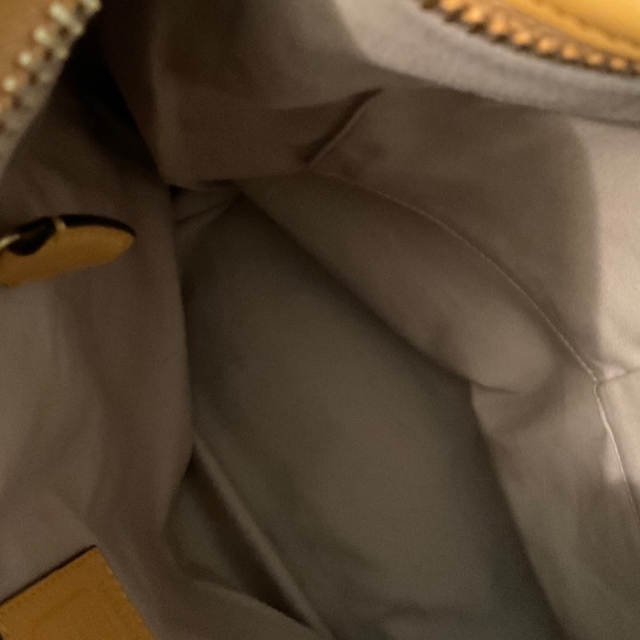 Coach Bucket Bag Pebbled Leather - Picture 7 of 8